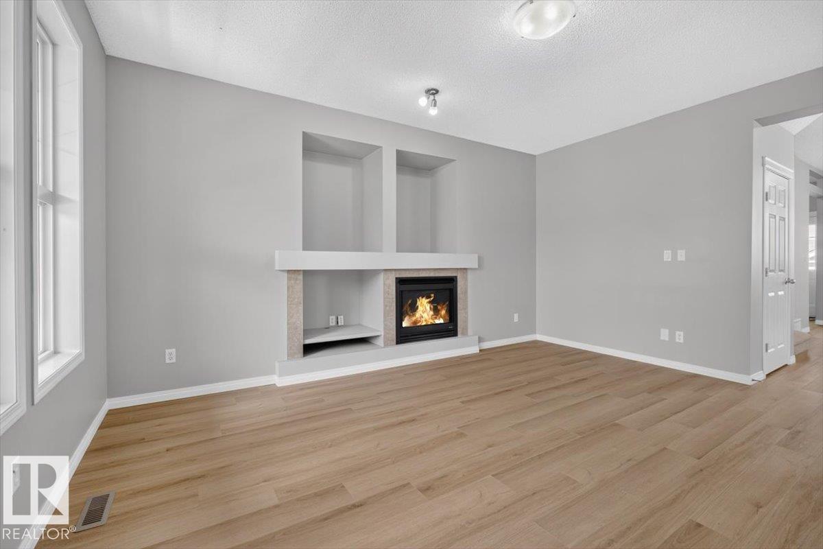 7704 16 AV SW — photo 8