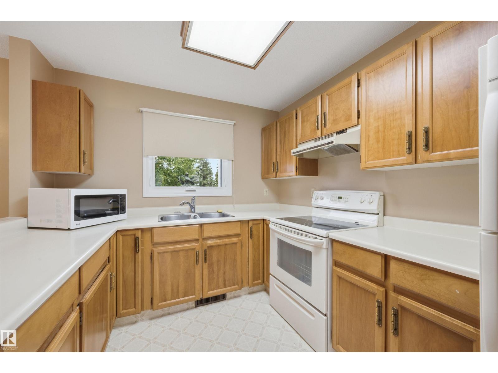 56 MATHIAS AV — photo 16