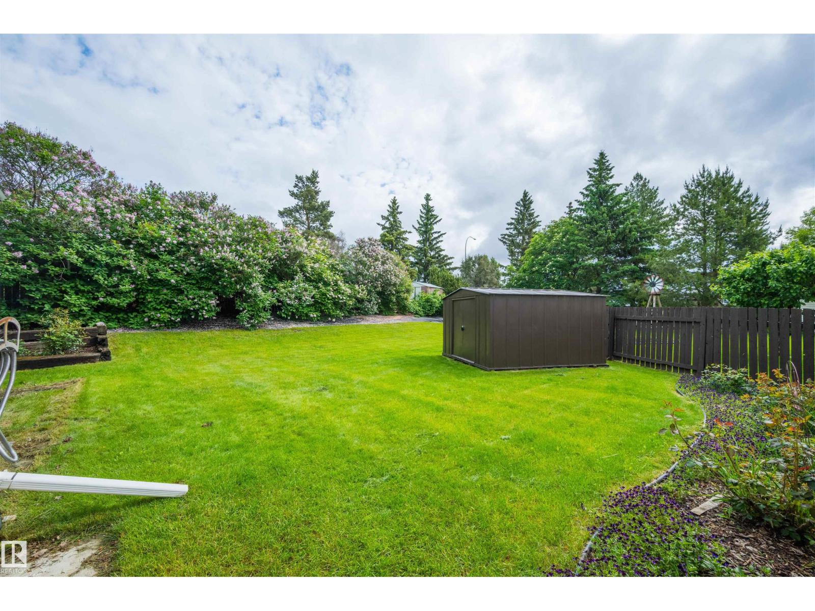 56 MATHIAS AV — photo 37