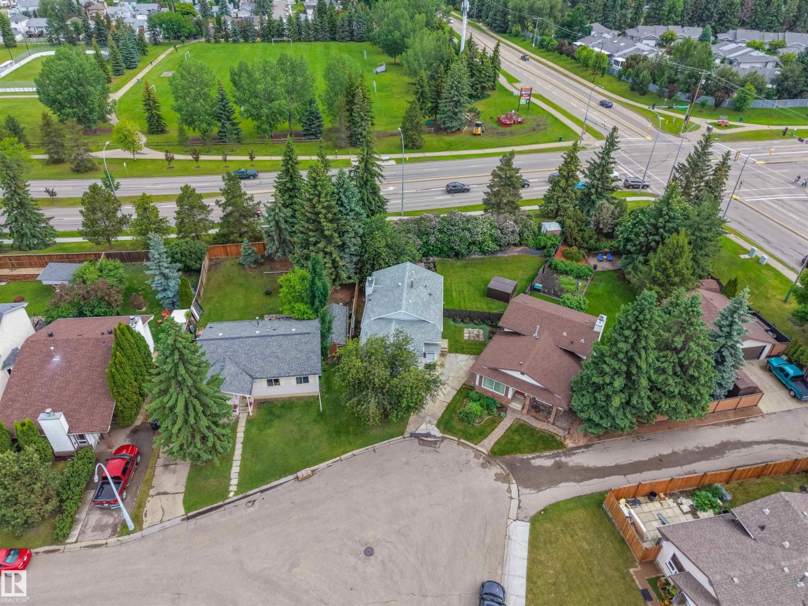 56 MATHIAS AV — photo 41
