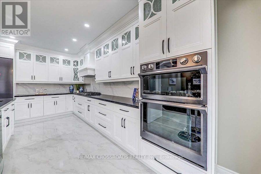 9 GEDDINGTON CRESCENT - 10