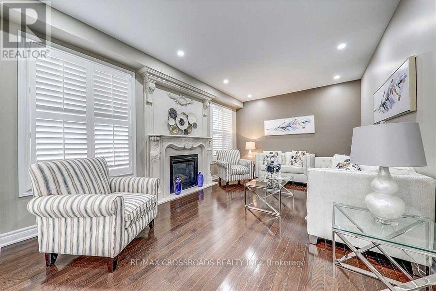 9 GEDDINGTON CRESCENT - 14