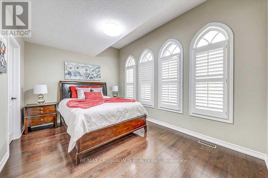9 GEDDINGTON CRESCENT - 25