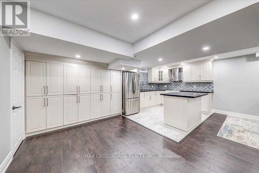 9 GEDDINGTON CRESCENT - 36
