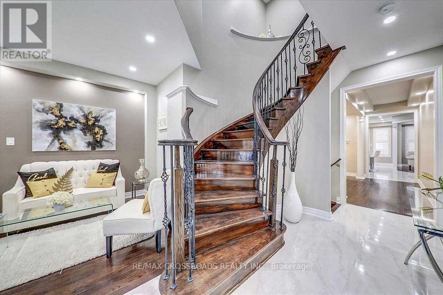 9 GEDDINGTON CRESCENT - 6
