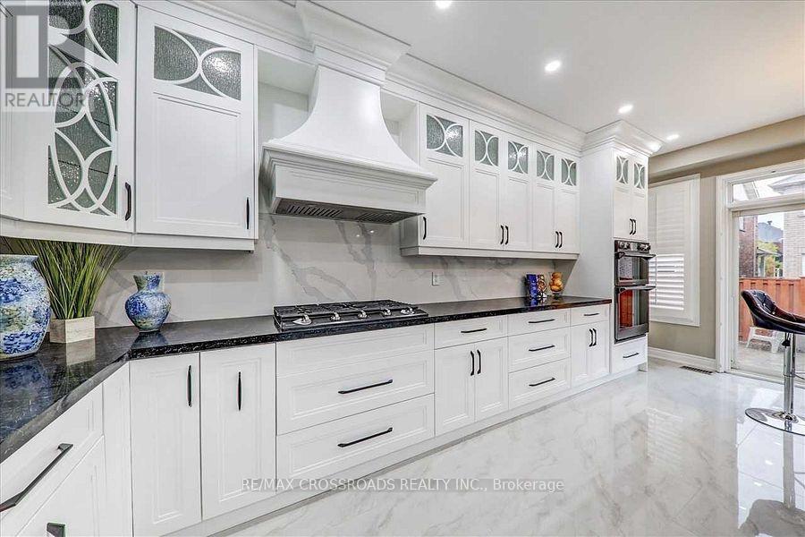 9 GEDDINGTON CRESCENT - 9