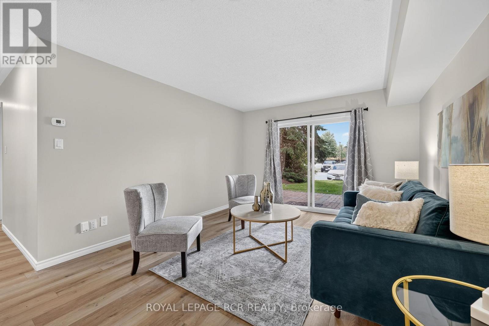 #113 247 KING STREET N - 12