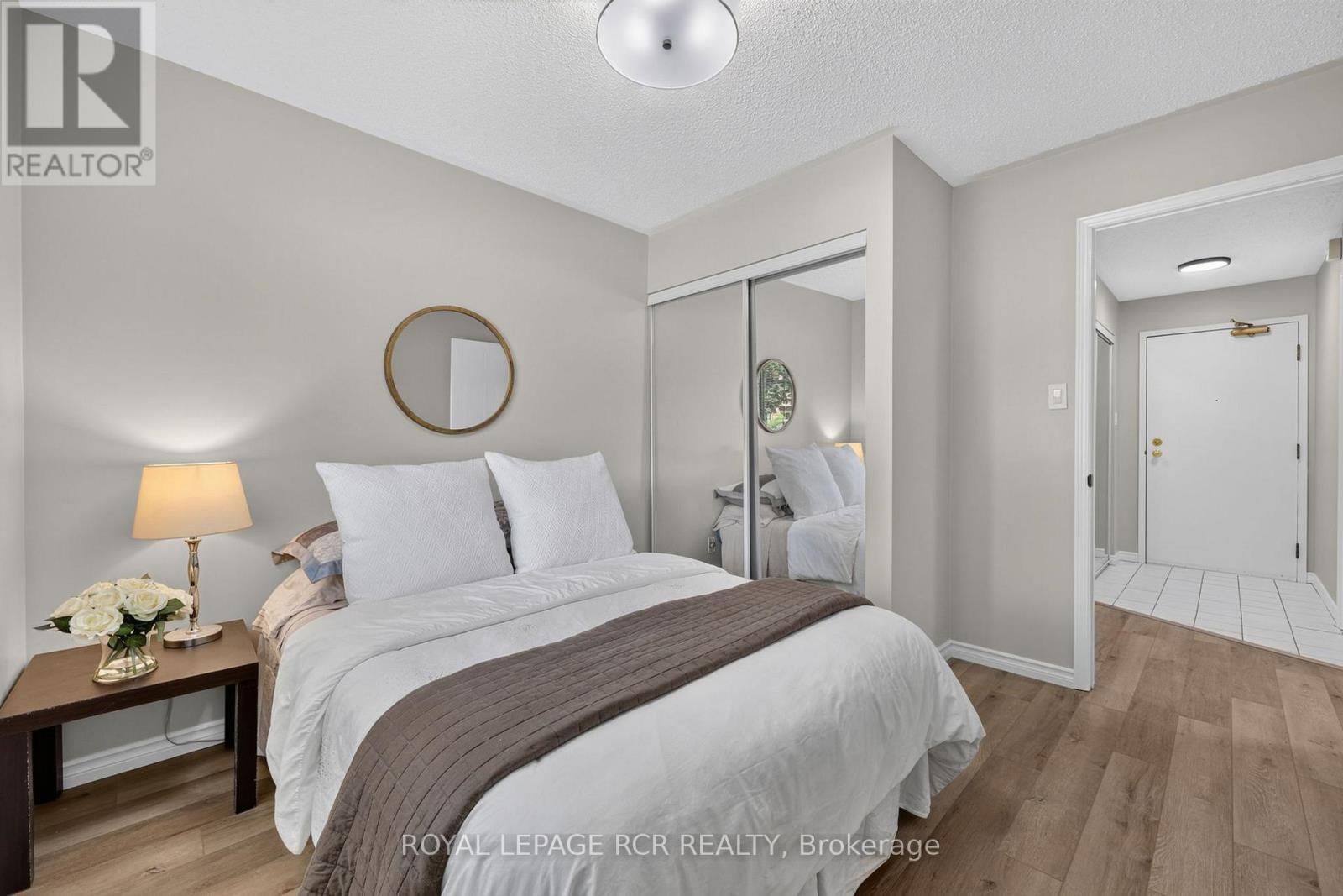#113 247 KING STREET N - 17