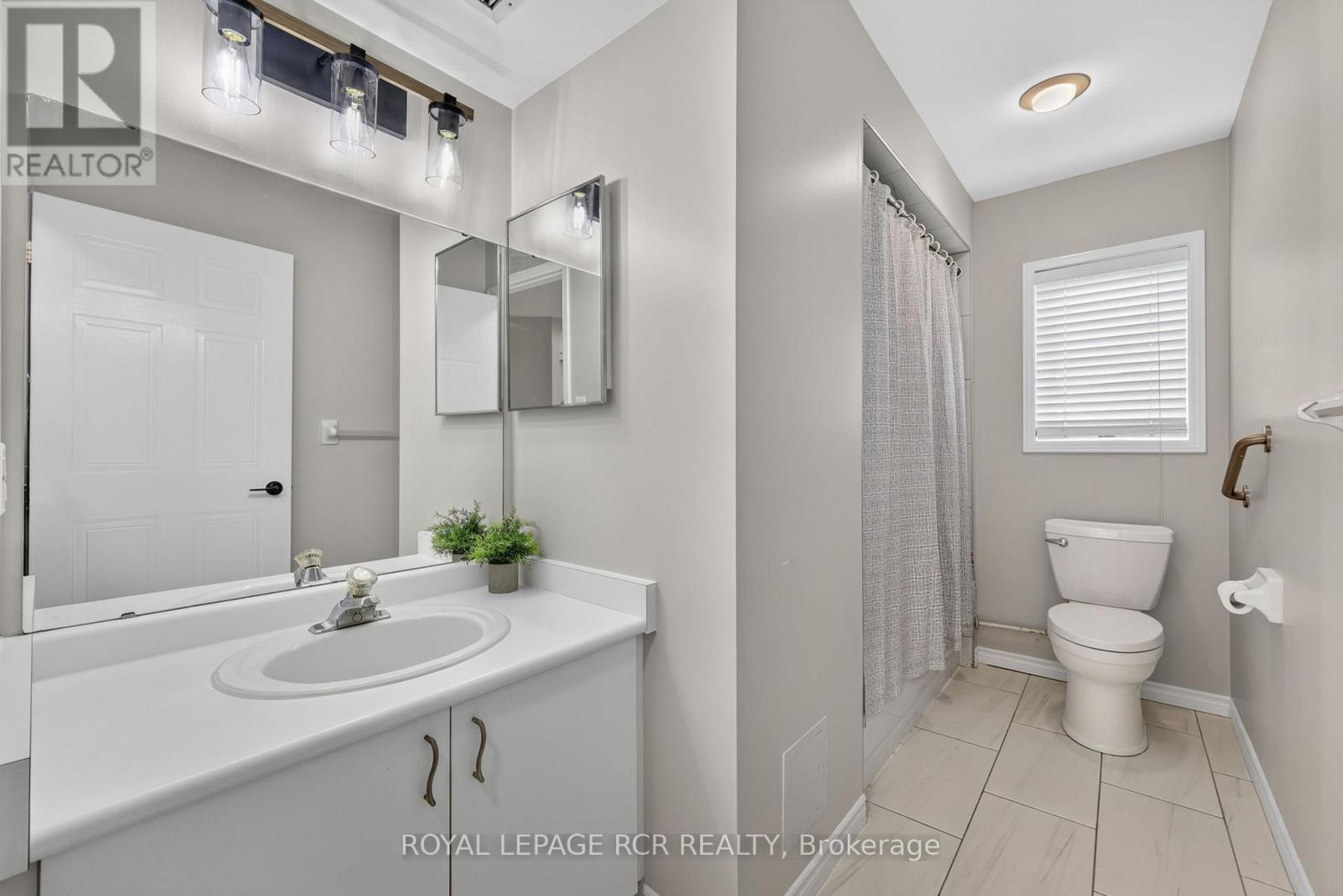 #113 247 KING STREET N - 18