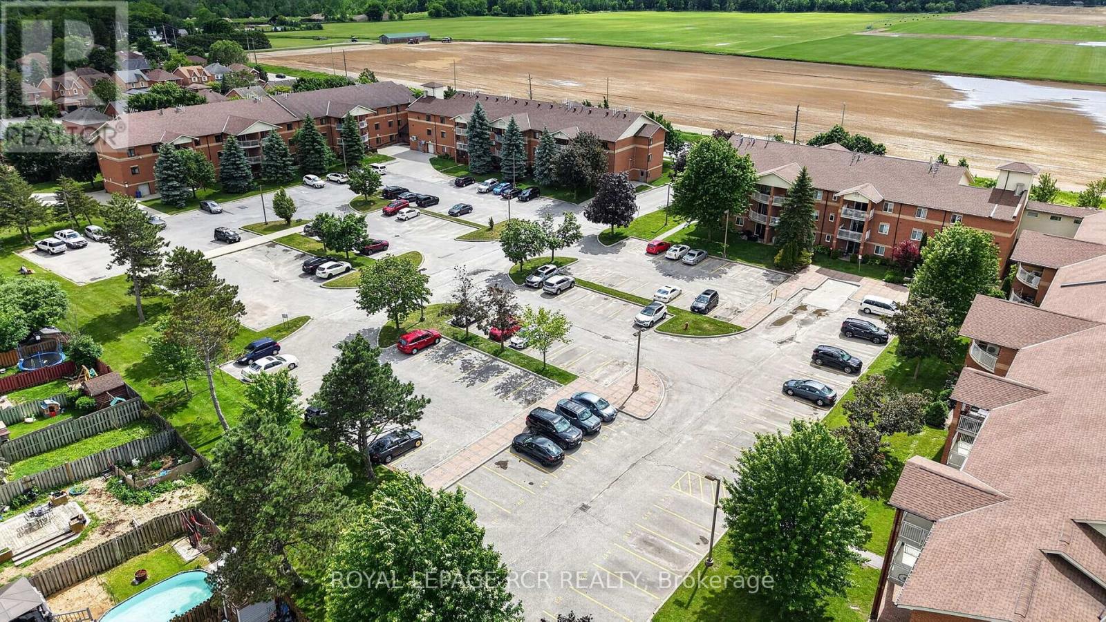 #113 247 KING STREET N - 36