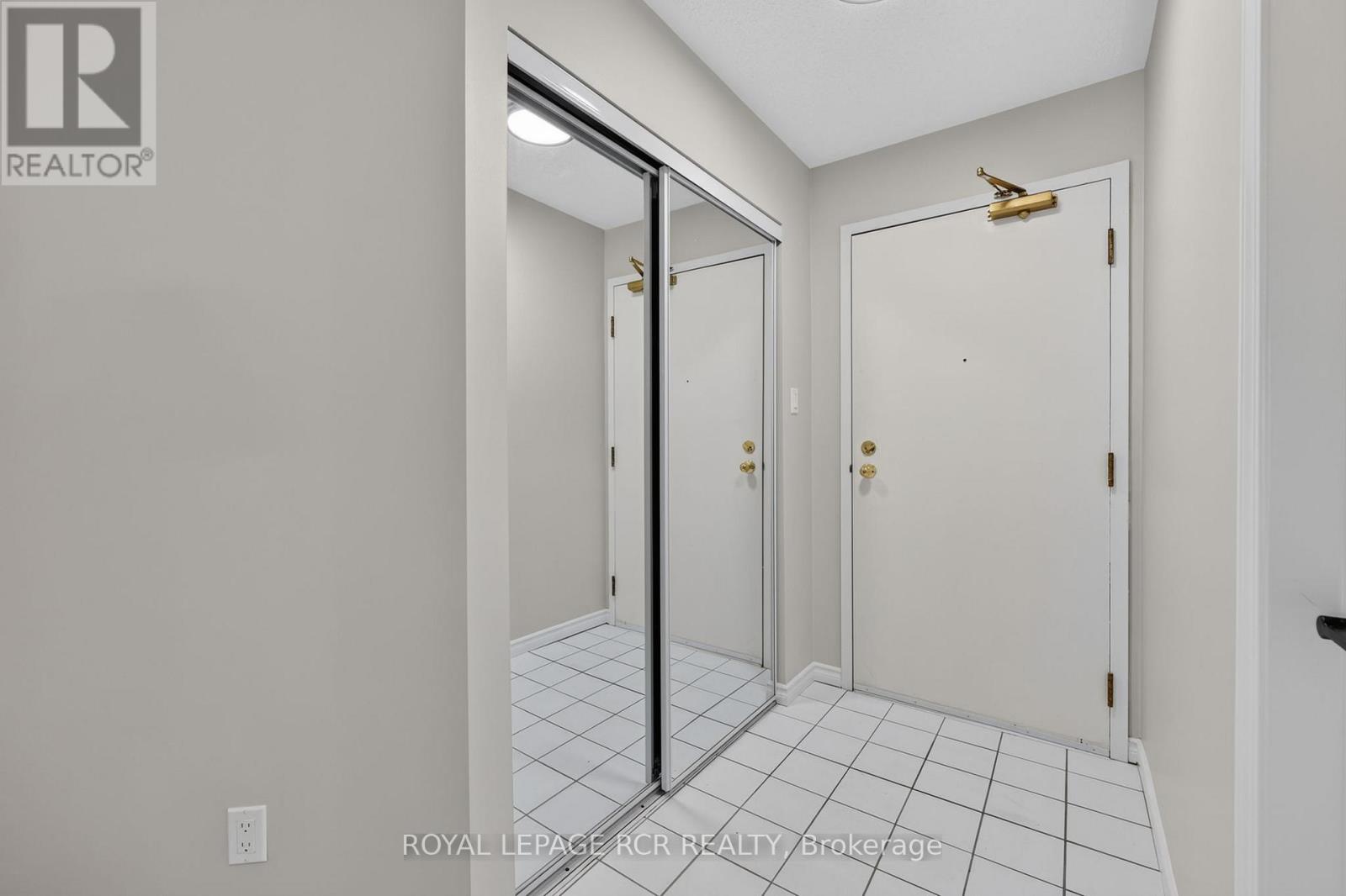 #113 247 KING STREET N - 6