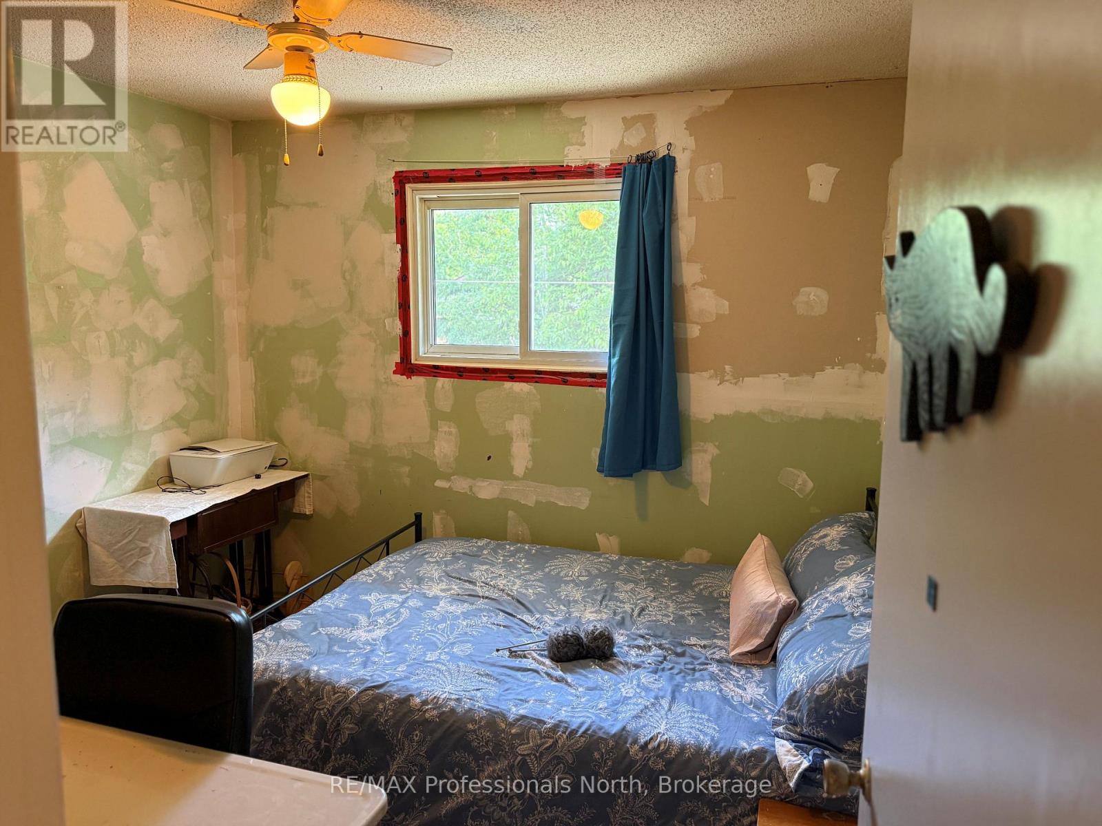 37 SPRUCE DRIVE S - 16