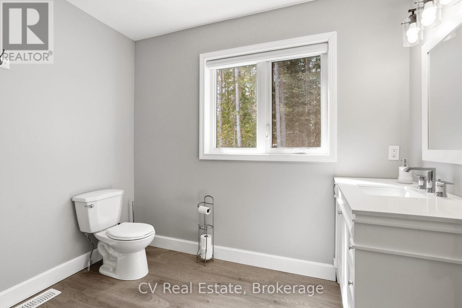 1158 CHETWYND ROAD - 23