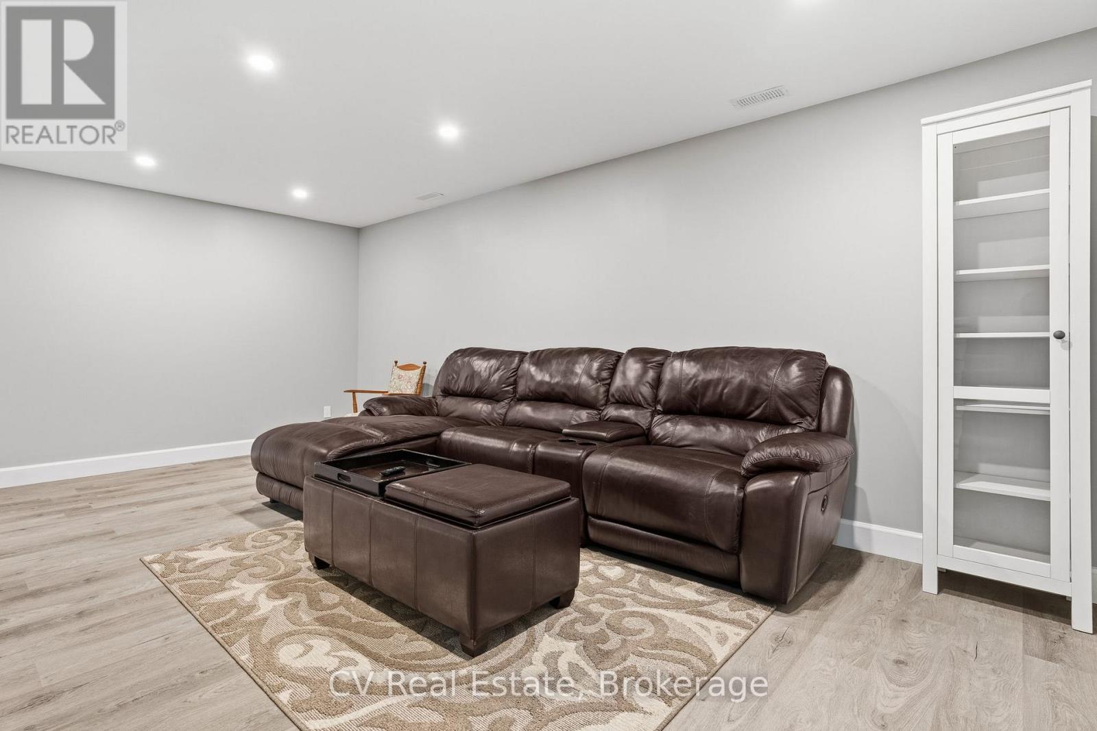 1158 CHETWYND ROAD - 33
