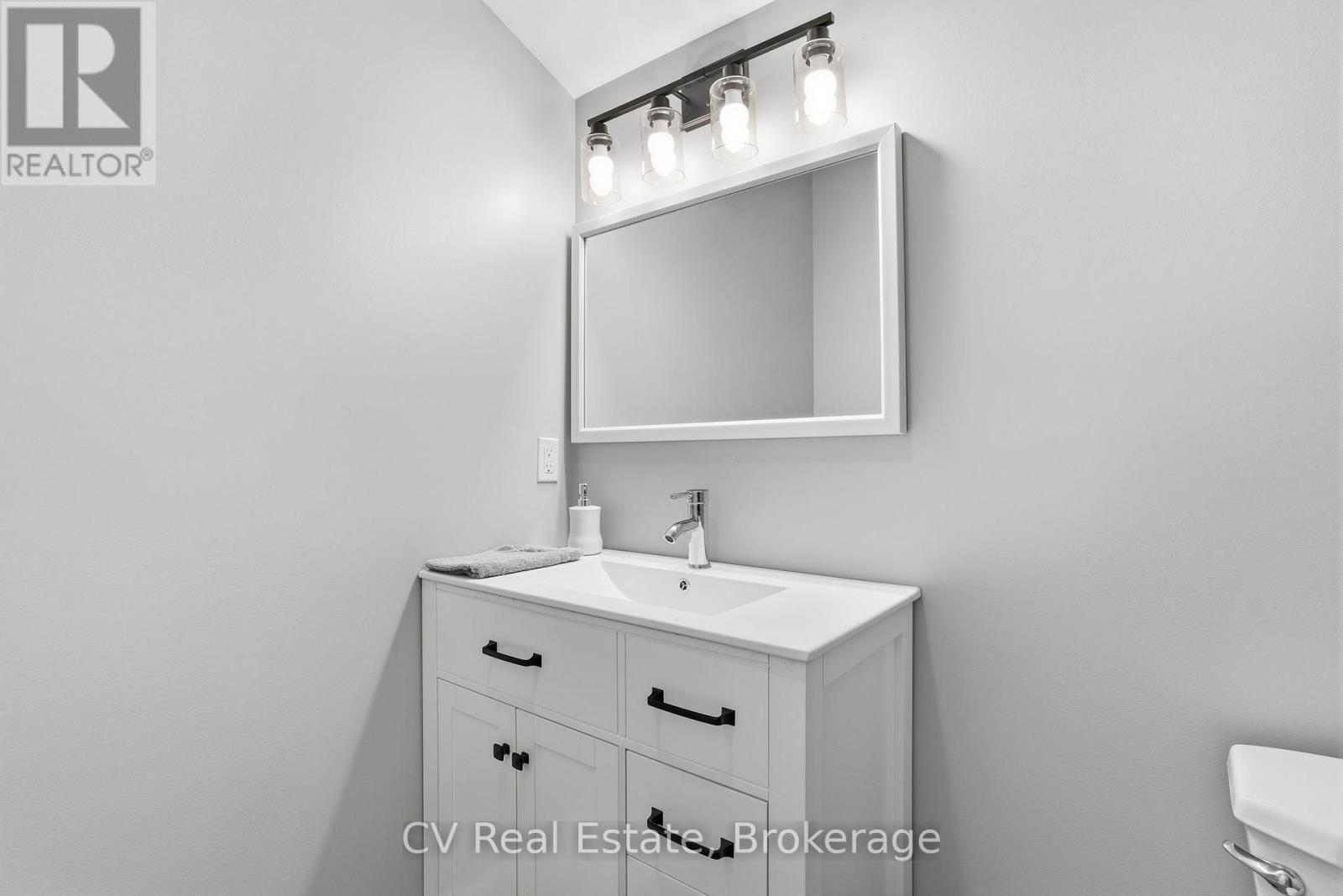 1158 CHETWYND ROAD - 30