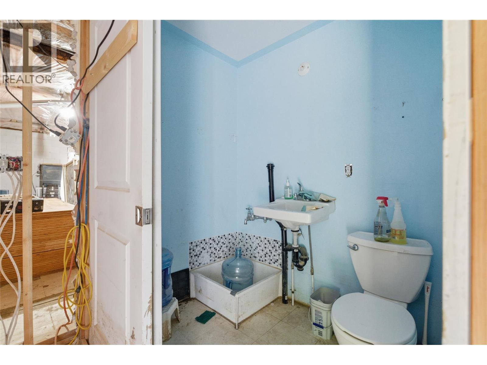 1502 Coldwater Avenue - Image 11