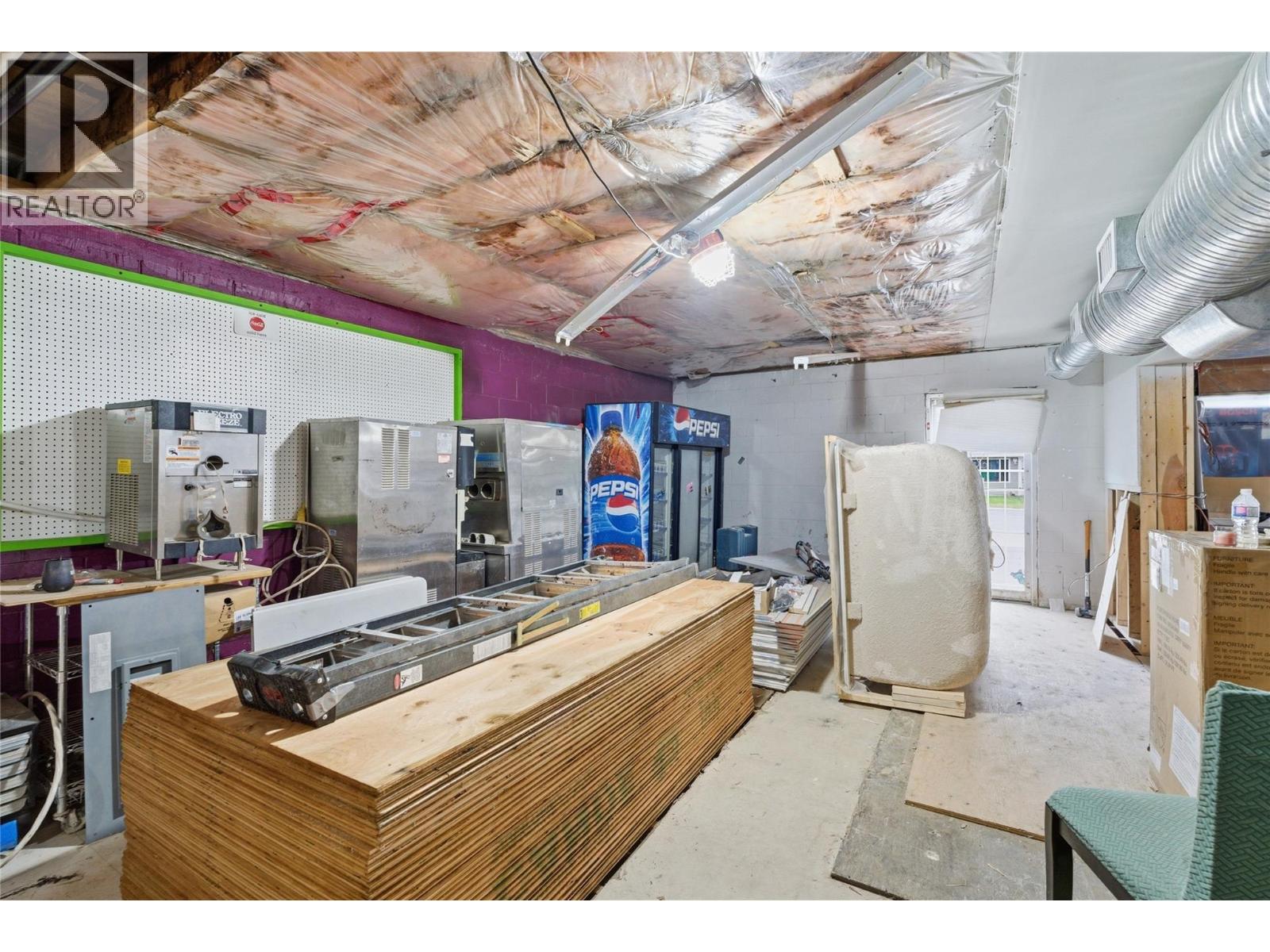 1502 Coldwater Avenue - 16