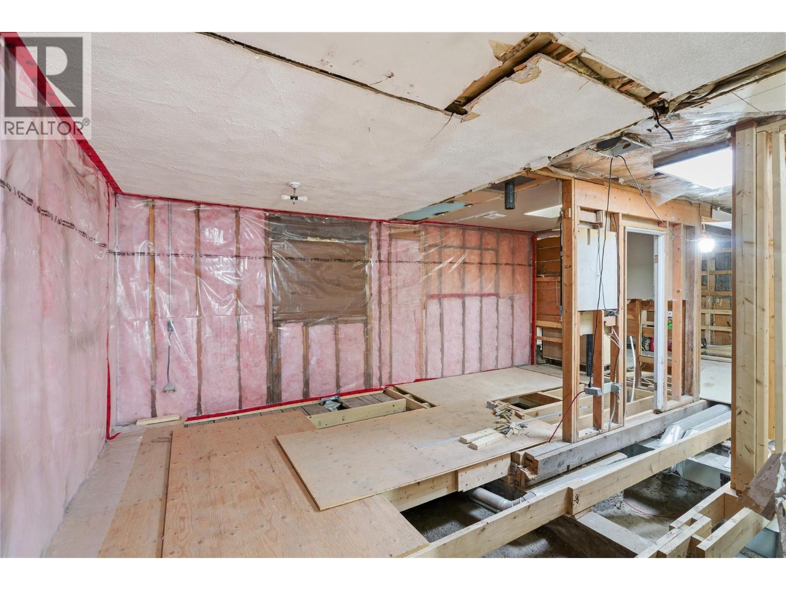 1502 Coldwater Avenue - 26