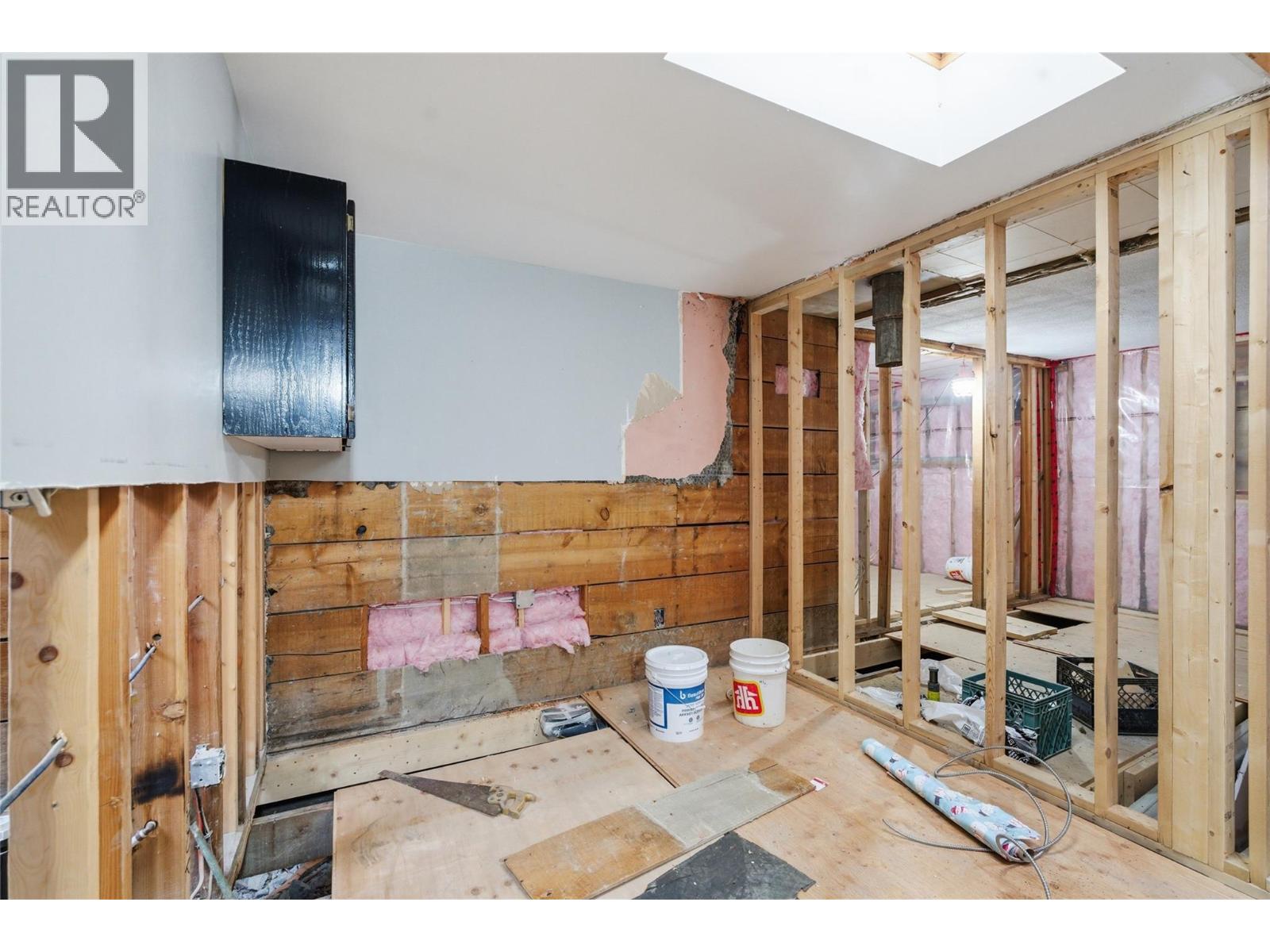 1502 Coldwater Avenue - 30