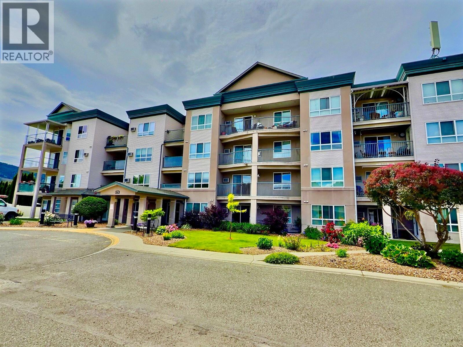 #214 860 NICOLANI Drive - 1