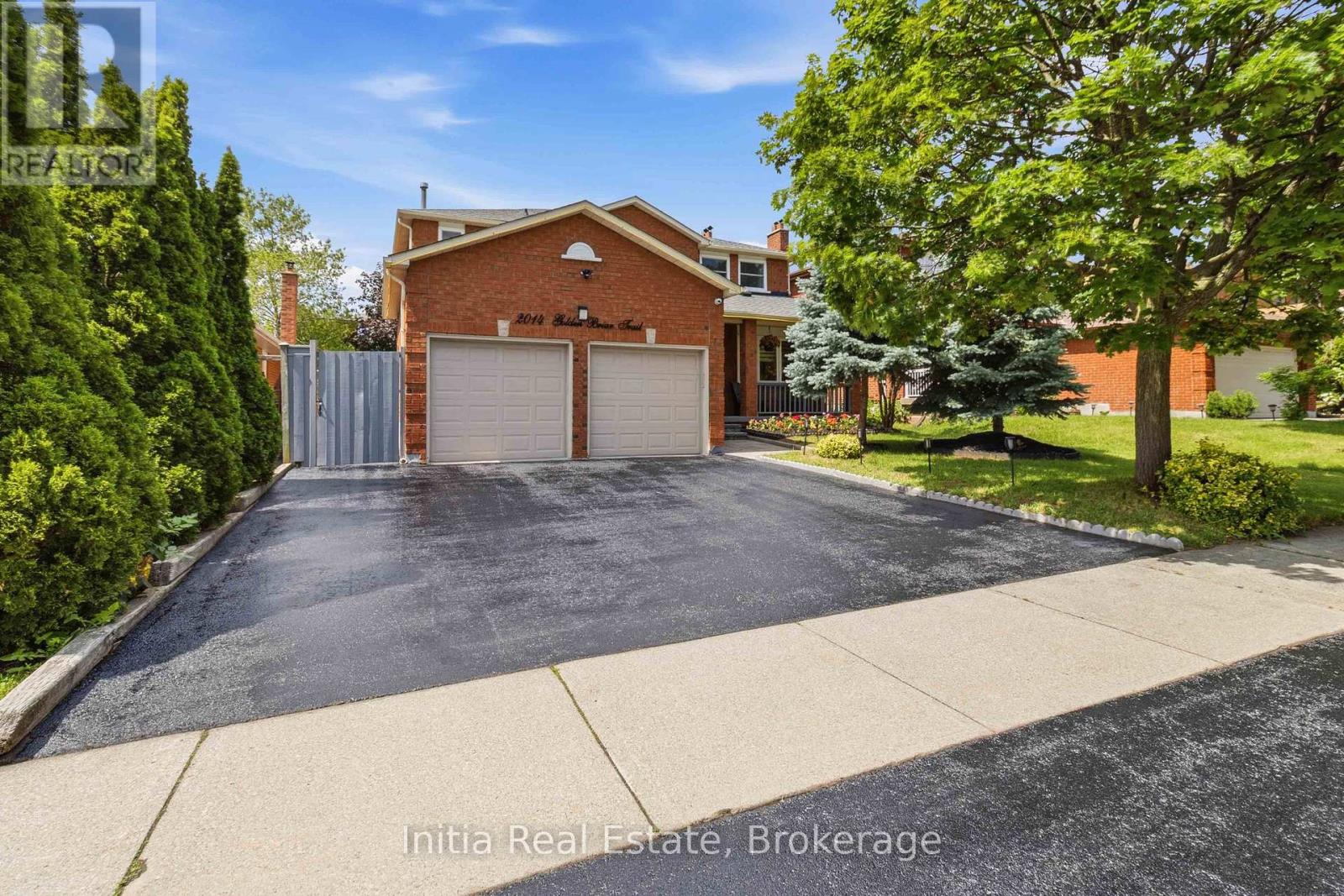 Triple Car Driveway & Alley Door