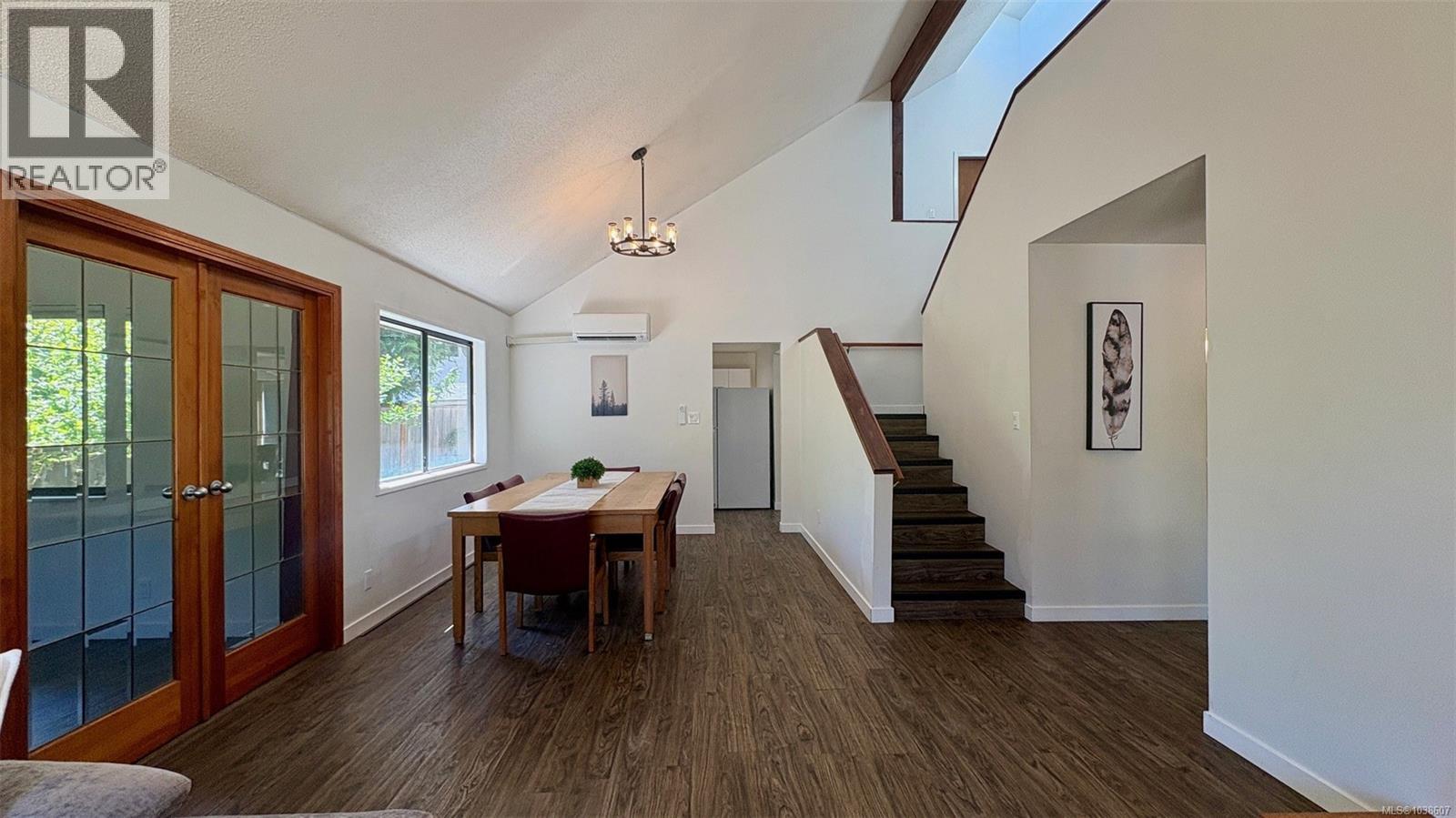  1871 Fairburn Drive, Saanich