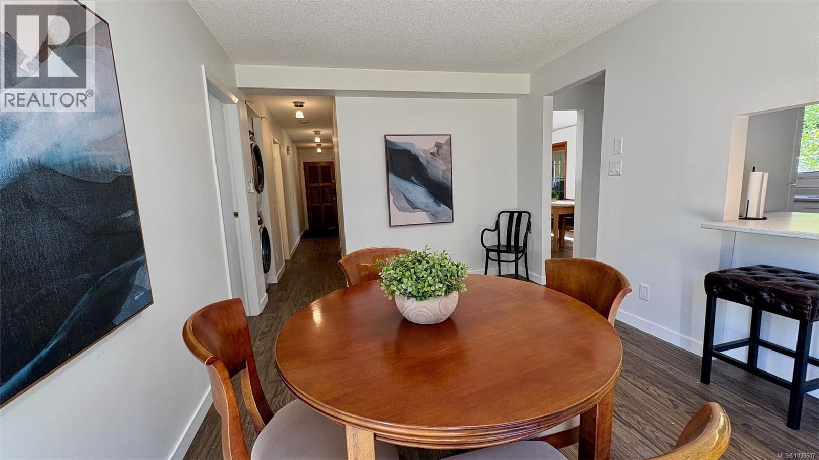 1871 Fairburn Drive, Saanich