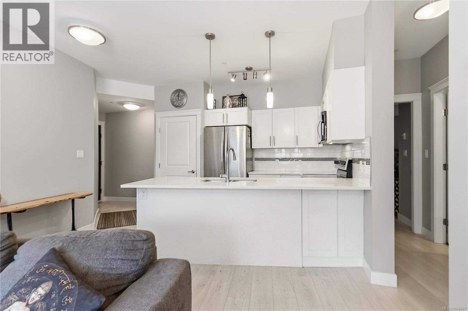 204 844 Goldstream Avenue, Langford
