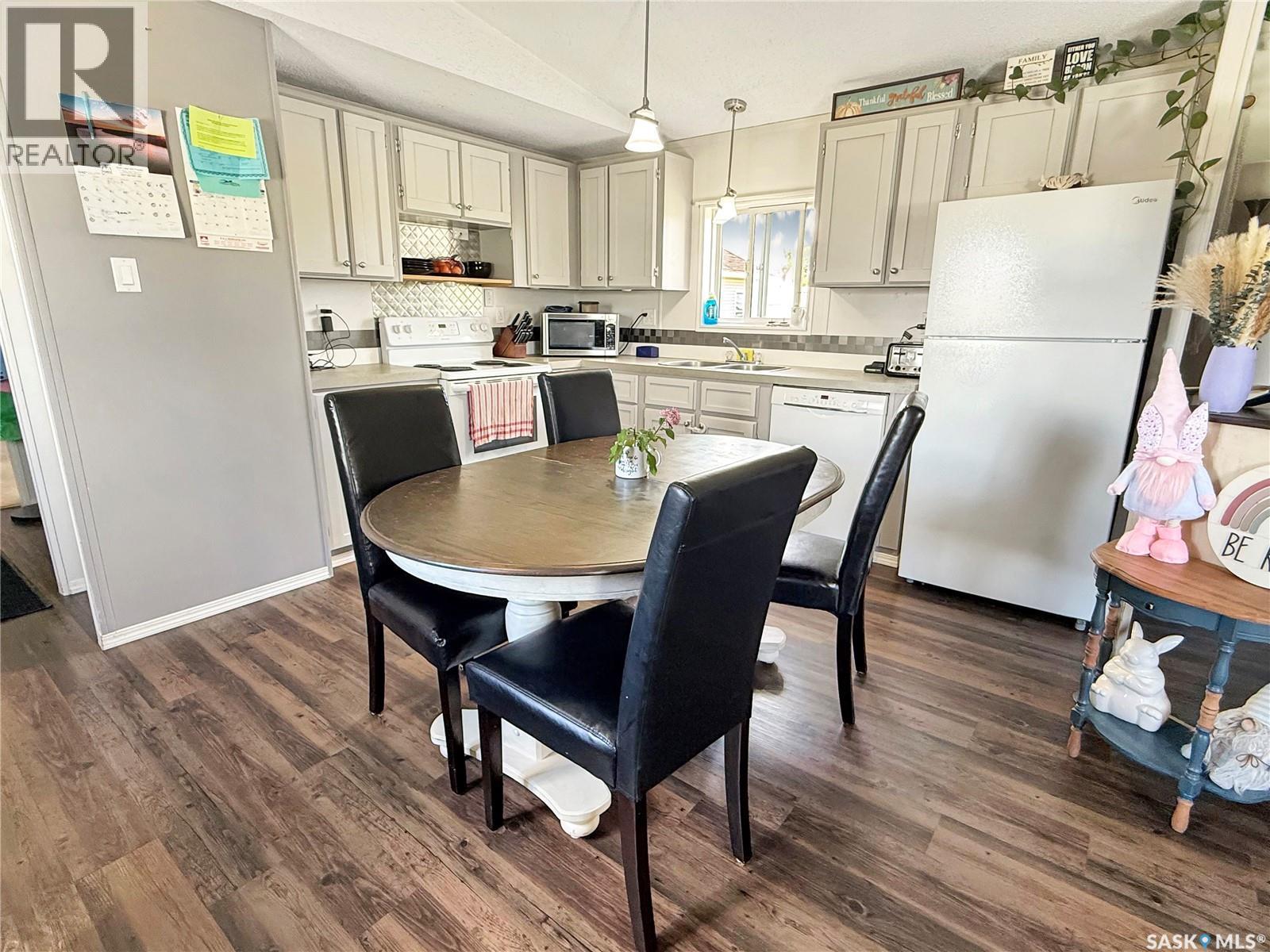 424 Jerome STREET - 10
