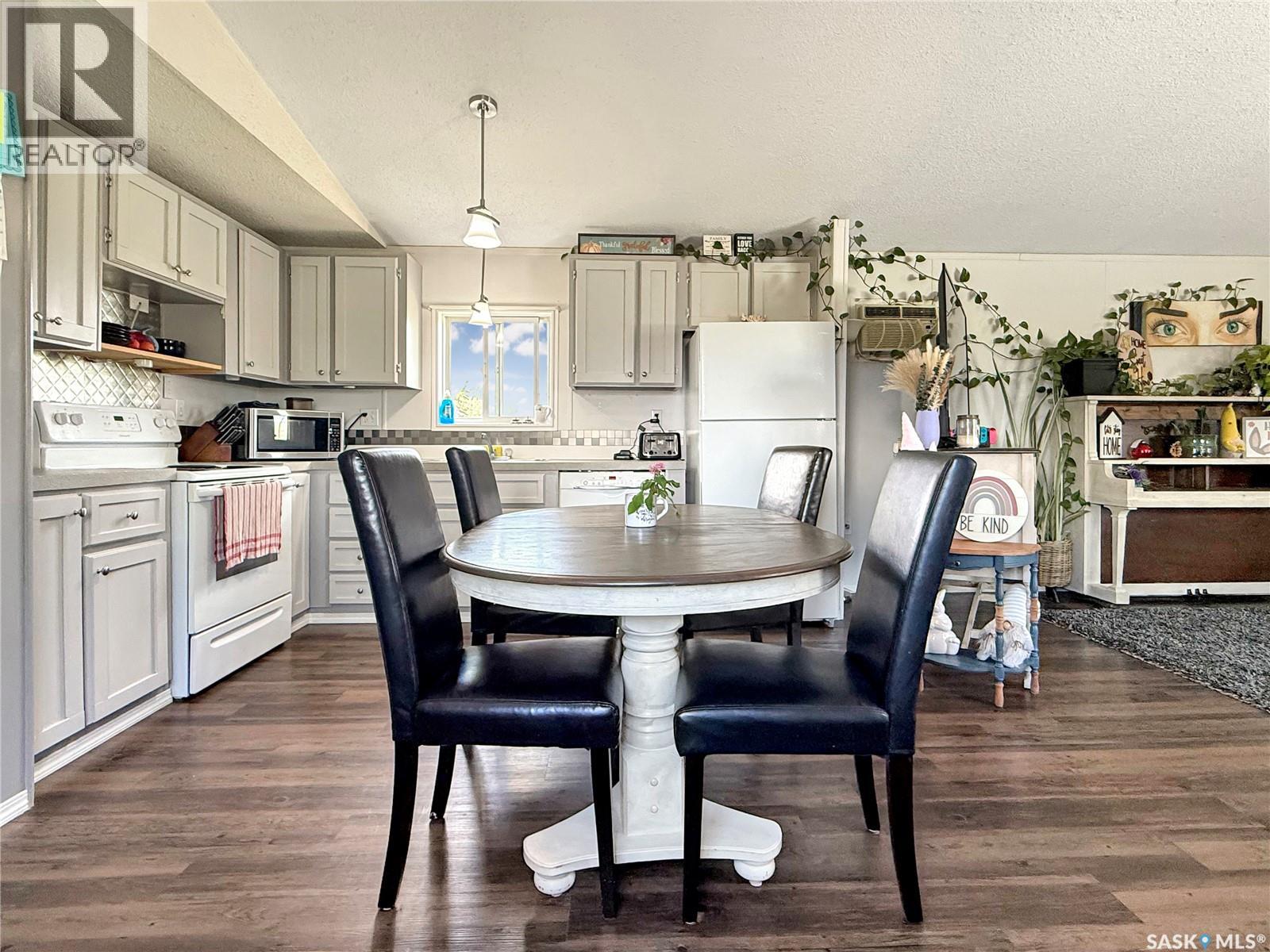 424 Jerome STREET - 4
