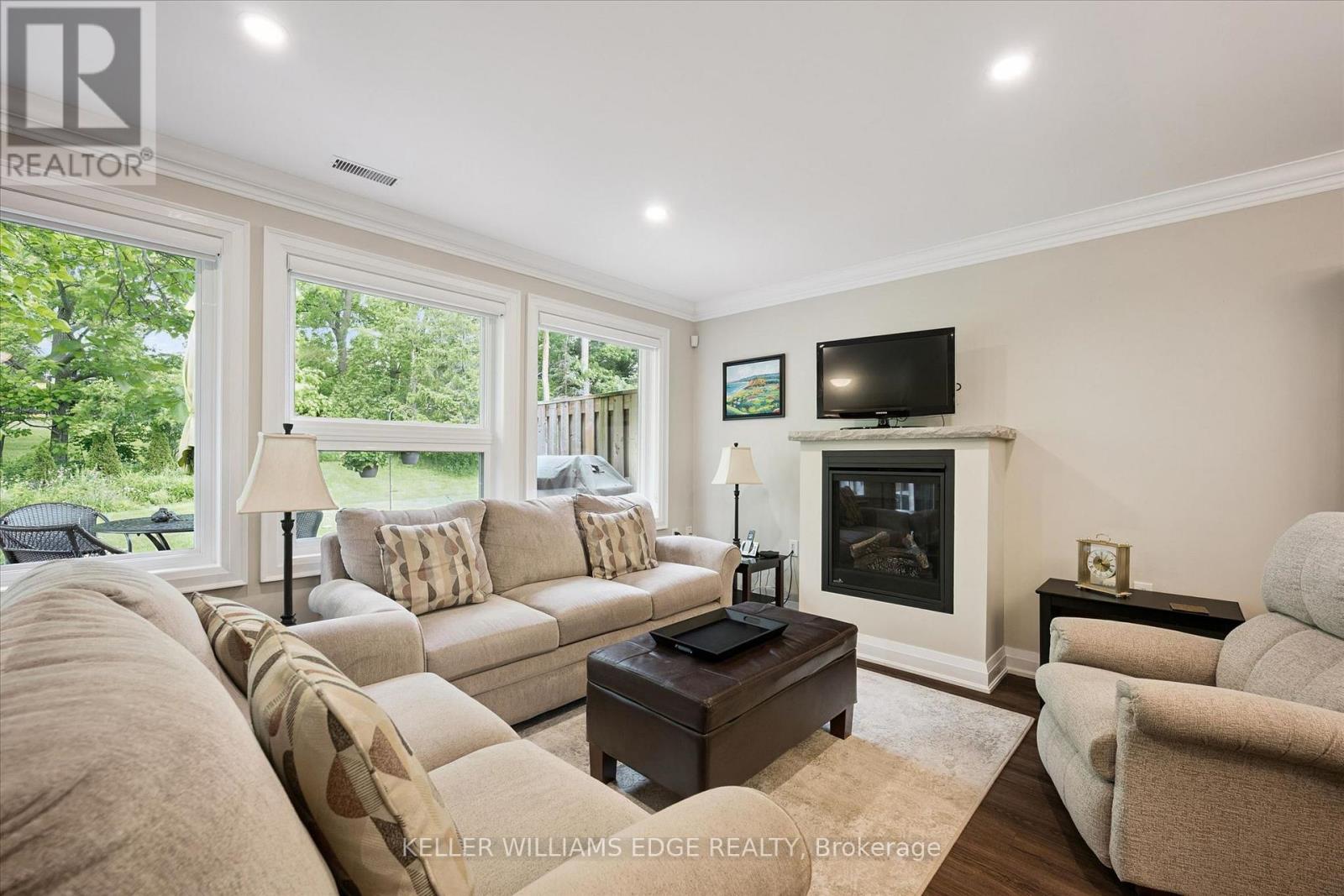 32 CARDINAL MINDSZENTY BOULEVARD - Image 19