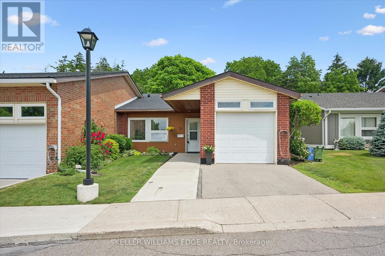 32 CARDINAL MINDSZENTY BOULEVARD - 2
