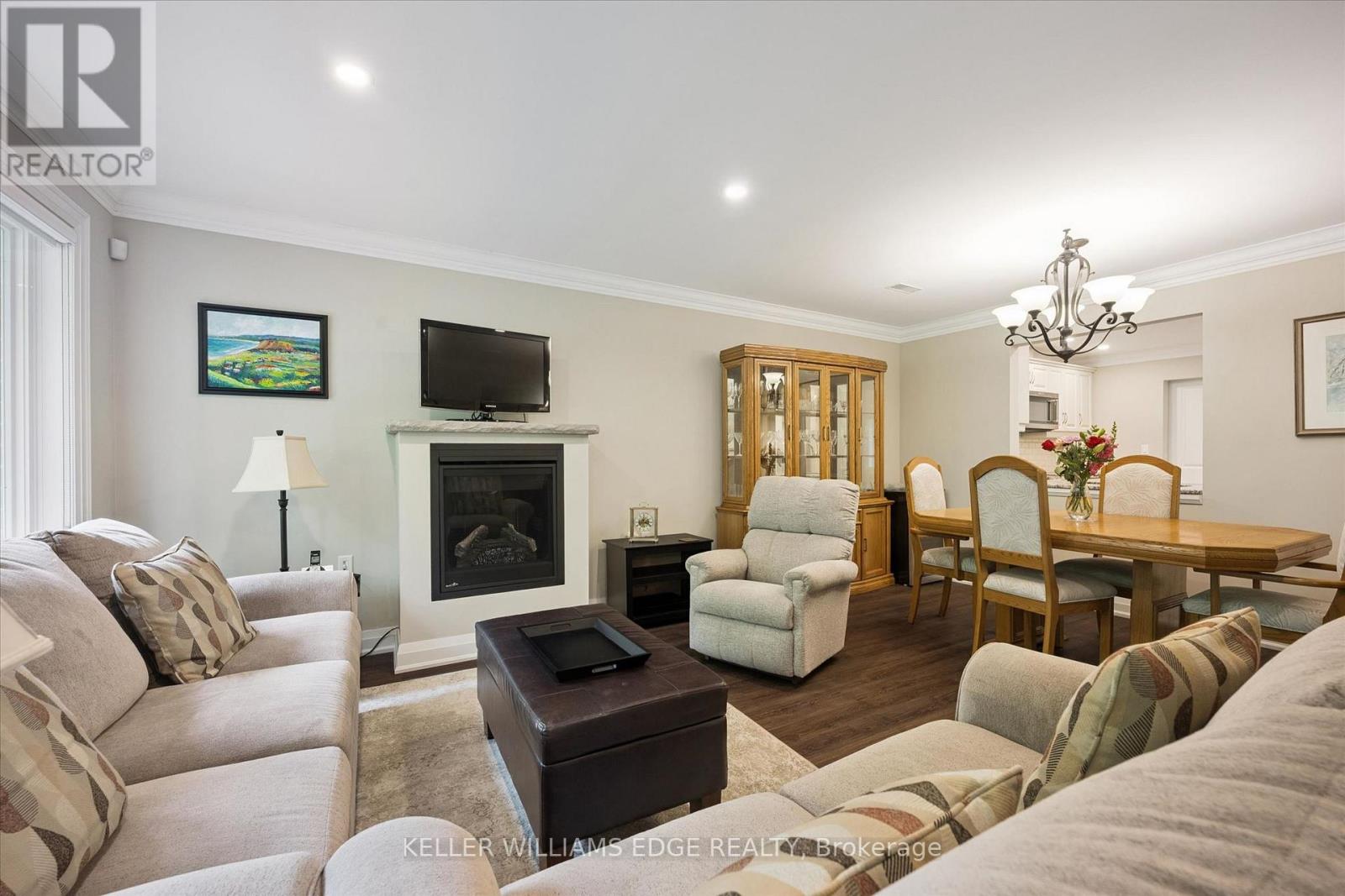 32 CARDINAL MINDSZENTY BOULEVARD - 20