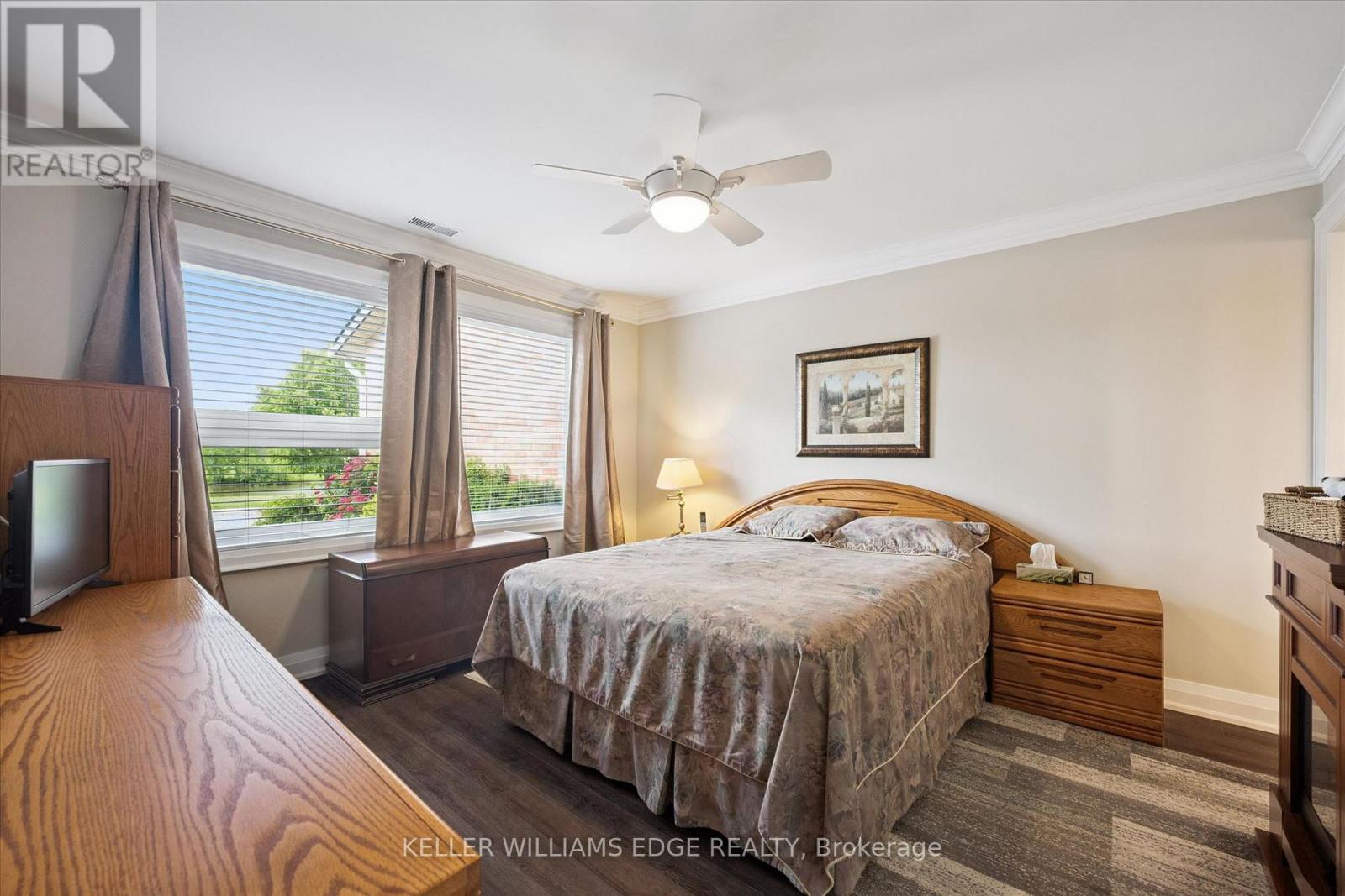32 CARDINAL MINDSZENTY BOULEVARD - 29