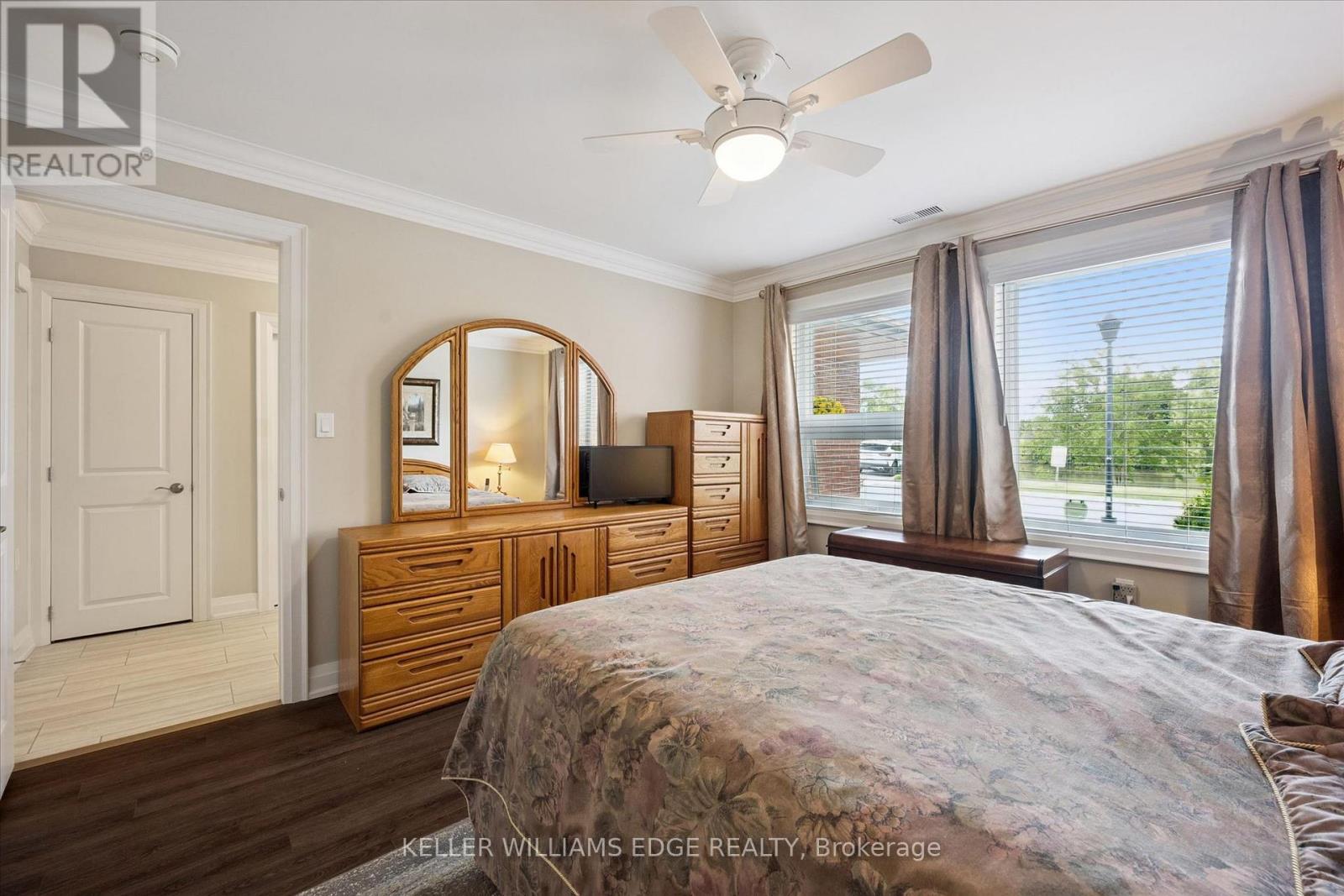 32 CARDINAL MINDSZENTY BOULEVARD - 30