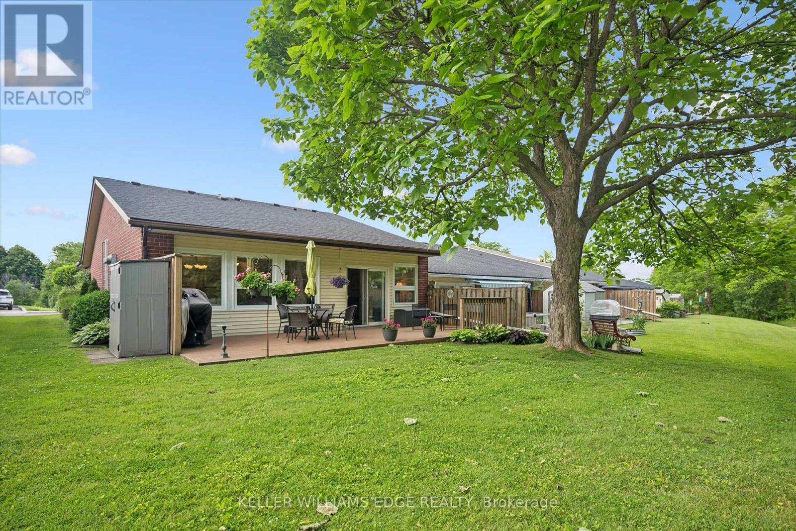 32 CARDINAL MINDSZENTY BOULEVARD - 37
