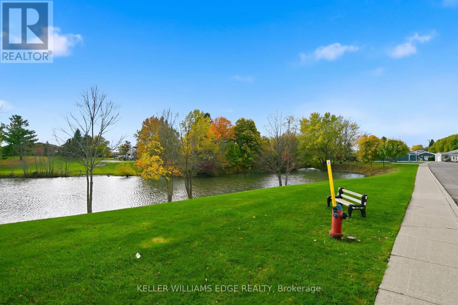 32 CARDINAL MINDSZENTY BOULEVARD - 38