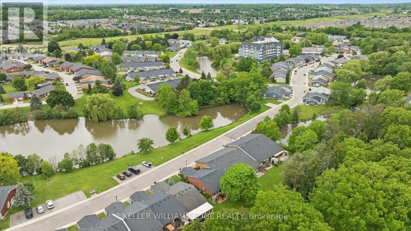 32 CARDINAL MINDSZENTY BOULEVARD - 42