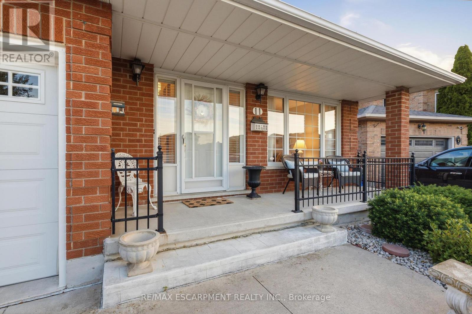 11 GABRIELE COURT - 3