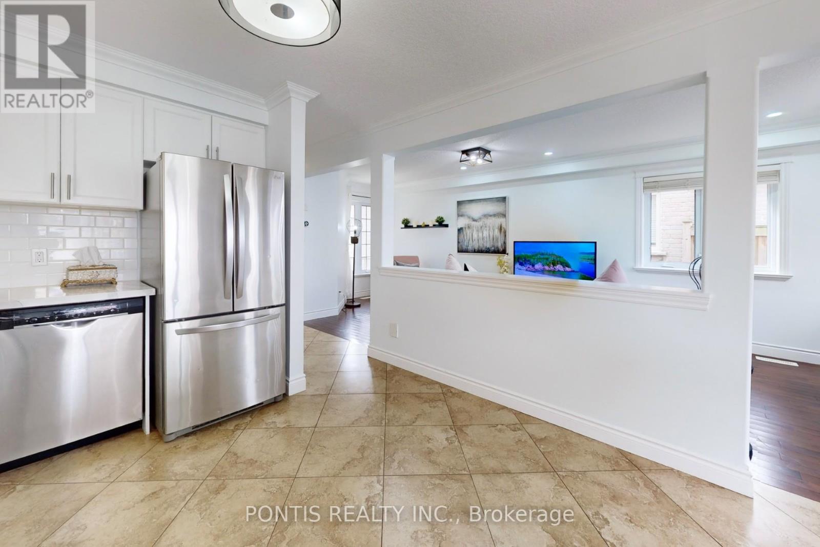 83 HINRICHS CRESCENT - 20