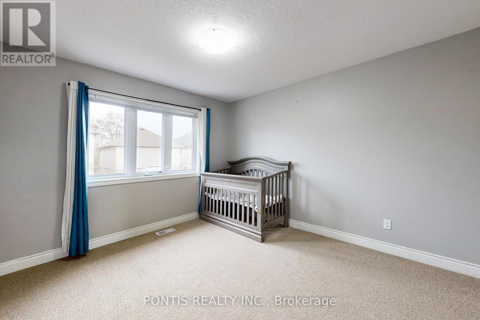 83 HINRICHS CRESCENT - 33