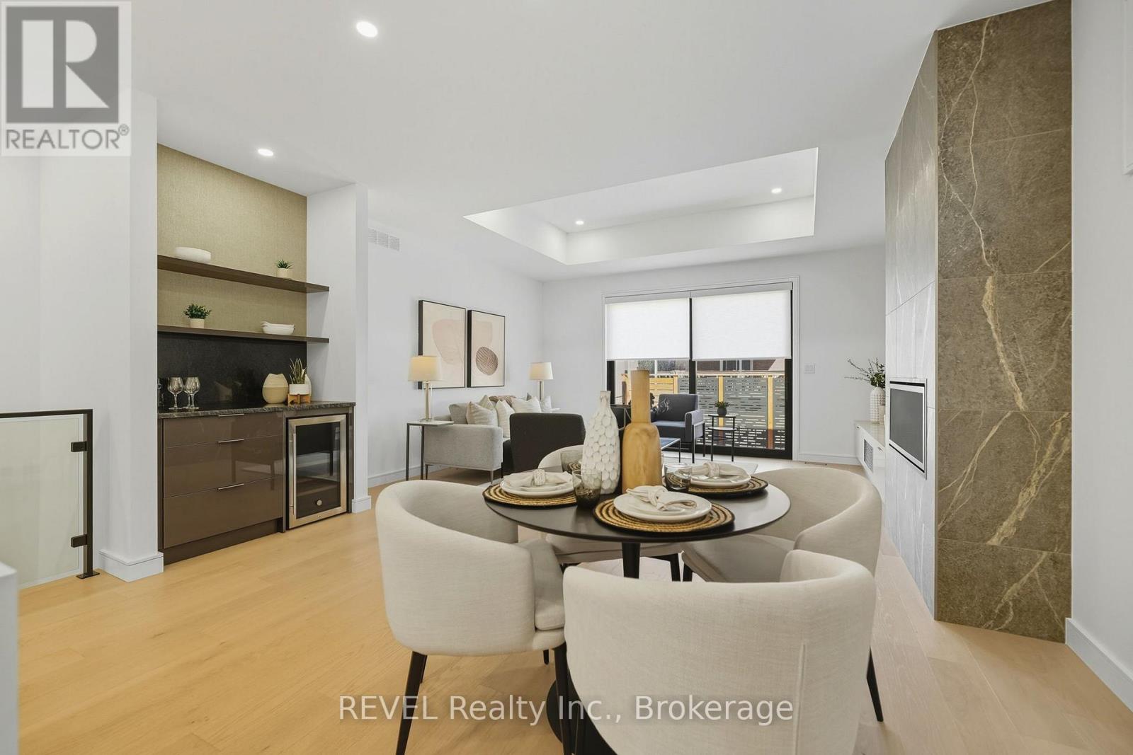 40 IVY CRESCENT - 27