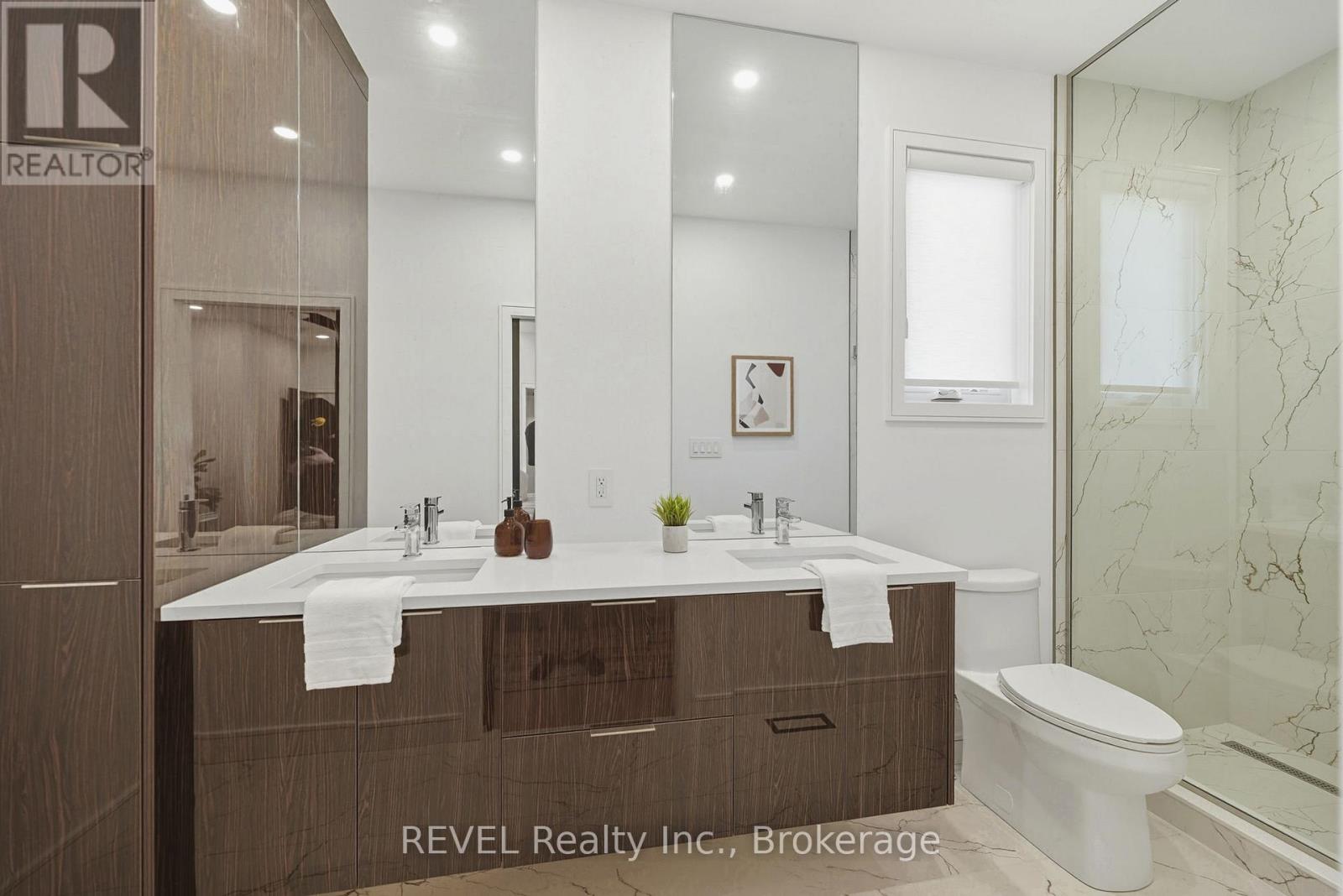 40 IVY CRESCENT - 39