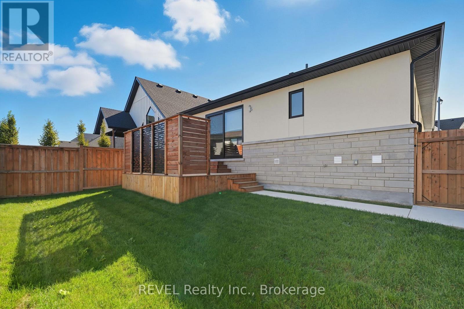 40 IVY CRESCENT - 50
