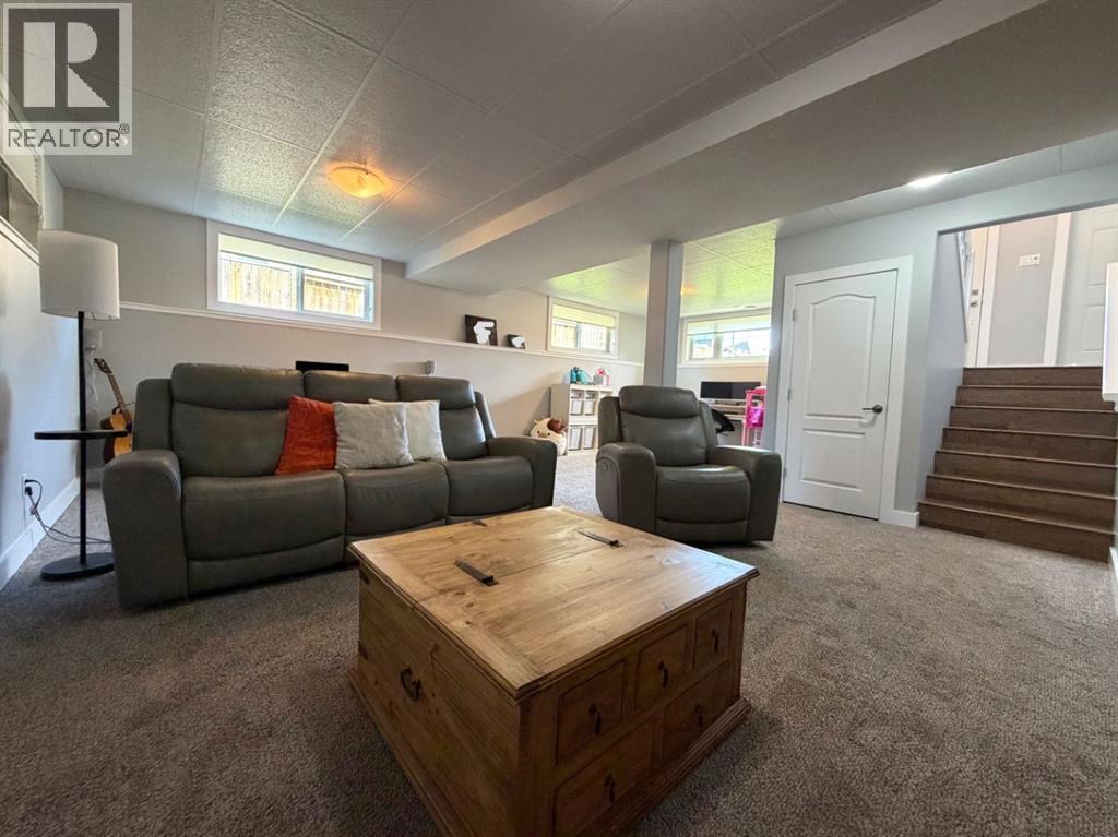 718 24 Street — photo 25