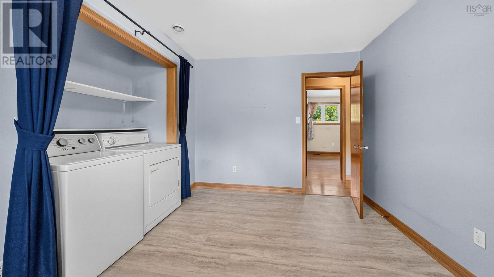 Property 21 of 45 of 156 Alder Crescent