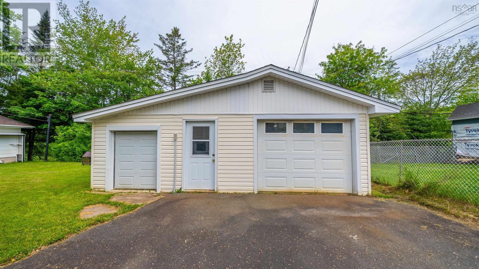 Property 32 of 45 of 156 Alder Crescent
