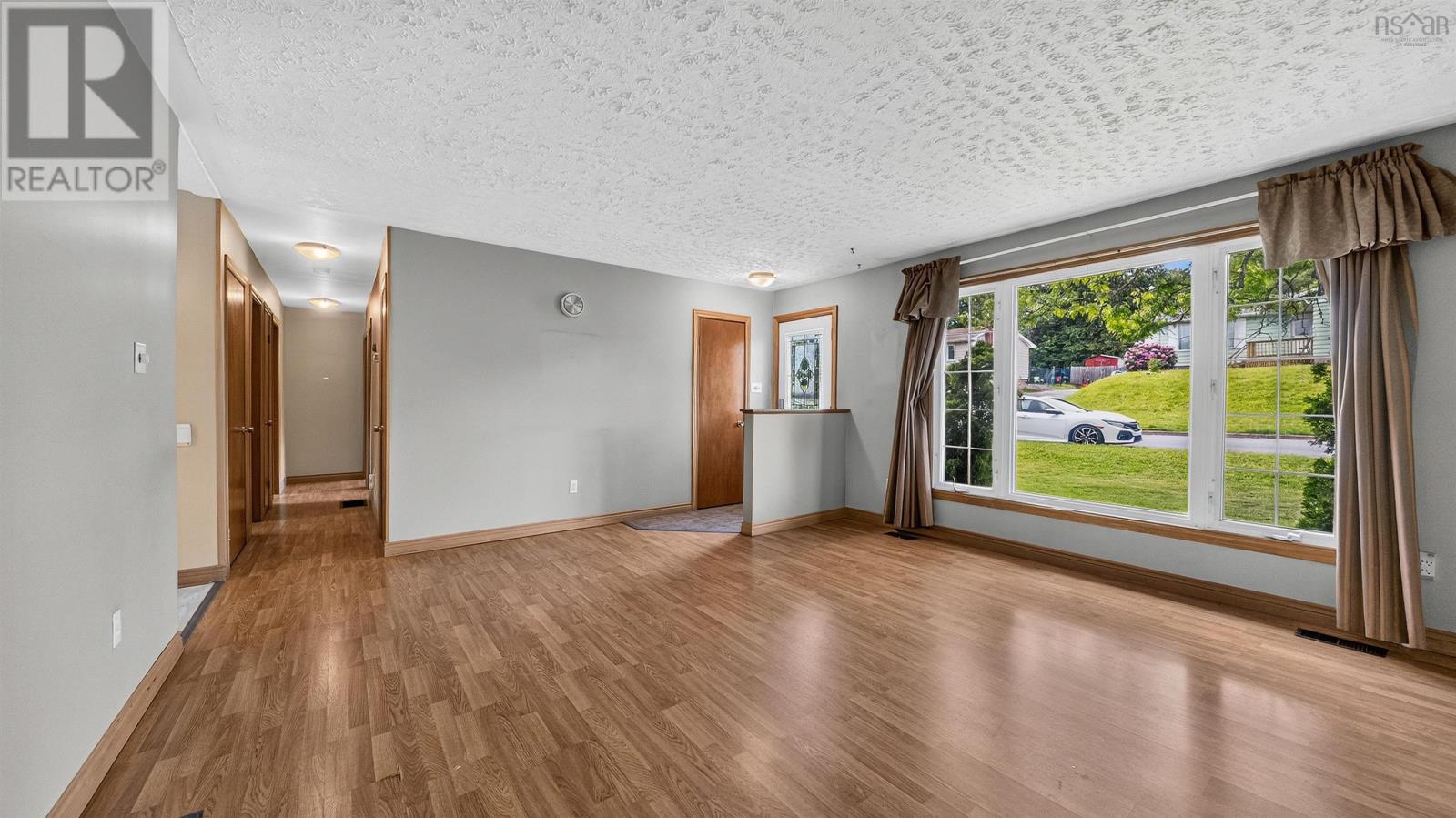 Property 7 of 45 of 156 Alder Crescent