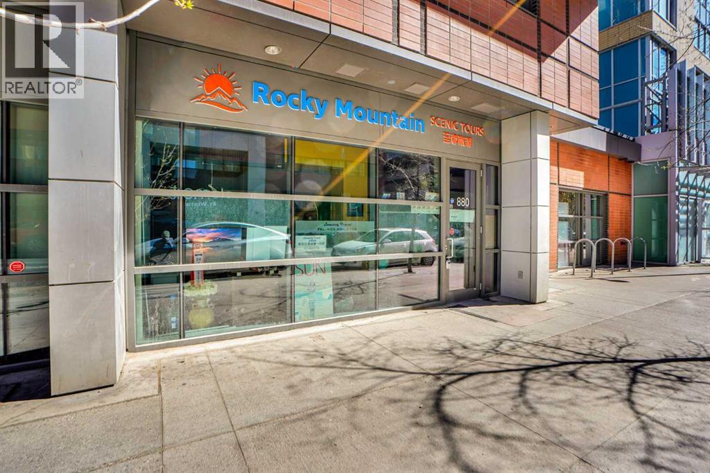 880 4 Avenue SW, Calgary — photo 3