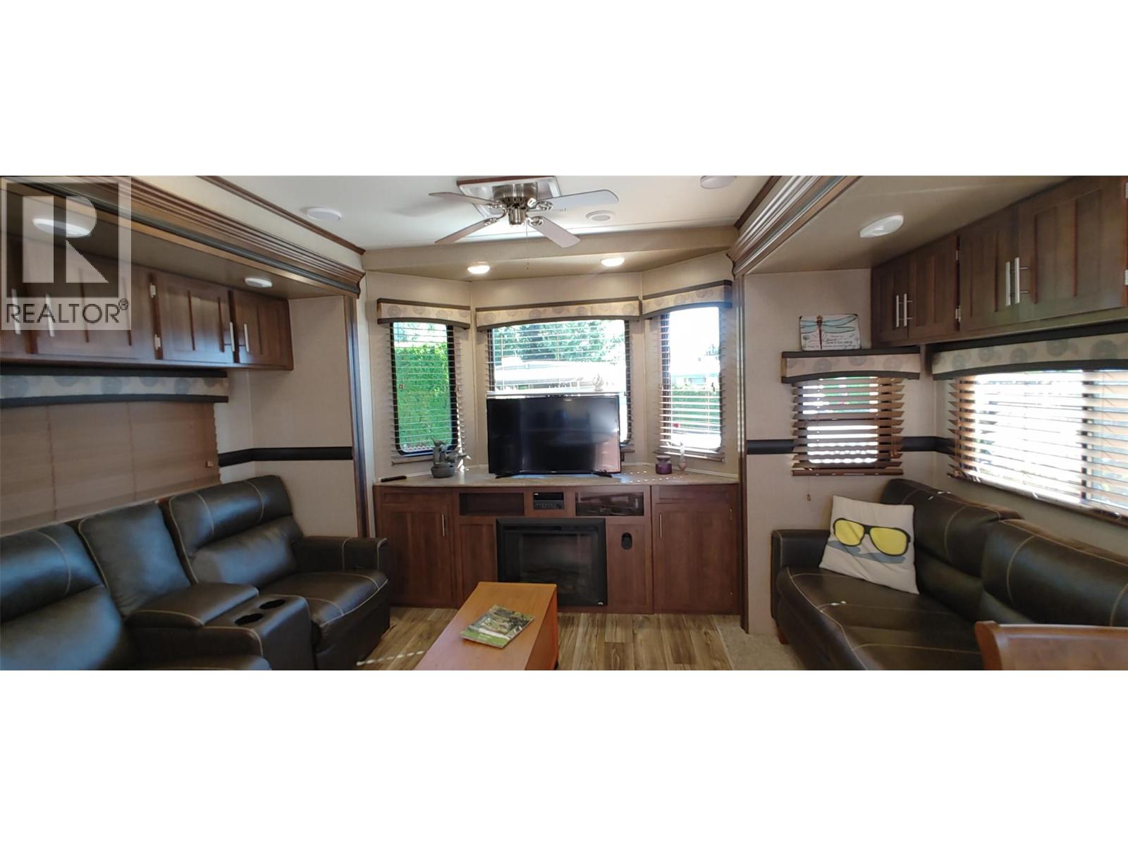 #428 415 Commonwealth Road - 9